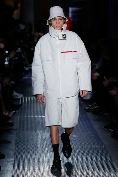 Look 43